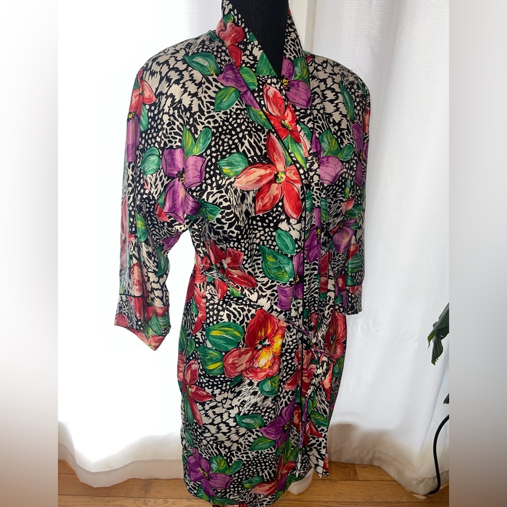 California Dynasty Vintage Satin Robe with shoulder pads floral animal print - Picture 1 of 7